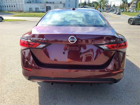 Used 2022 Nissan Sentra SV image 8