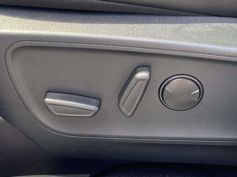 Certified 2025 Ford Escape SE FWD image 16