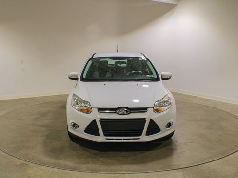 Used 2014 Ford Focus SE w/ Equipment Group 201A FWD image 8