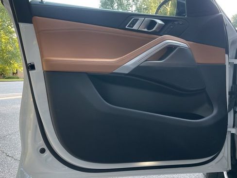 Used 2022 BMW X6 xDrive40i w/ Premium Package image 14