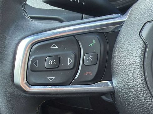 Used 2026 Jeep Wrangler Unlimited Sahara AWD/4WD image 24