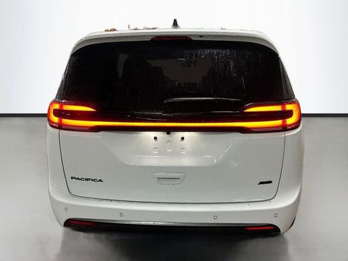 New 2026 Chrysler Pacifica Select image 7