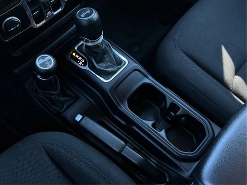 Used 2020 Jeep Wrangler Unlimited Sport AWD/4WD image 21