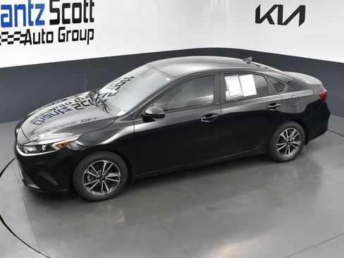 Certified 2022 Kia Forte LXS FWD image 10