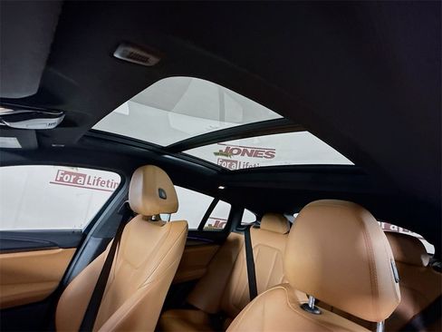 Used 2022 BMW X4 xDrive30i w/ M Sport Package 2 image 11