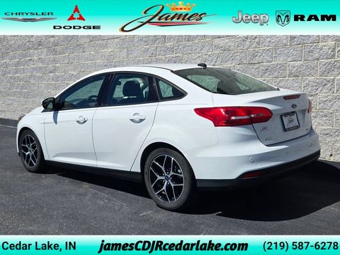 Used 2017 Ford Focus SEL FWD image 3