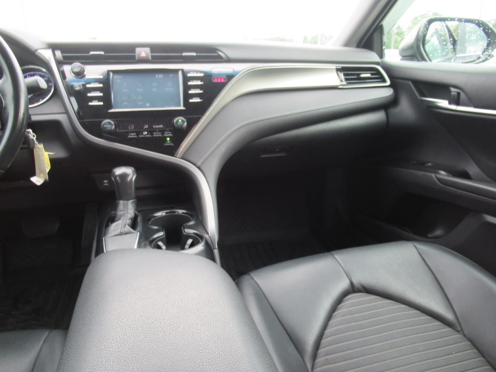 Used 2019 Toyota Camry SE FWD image 14