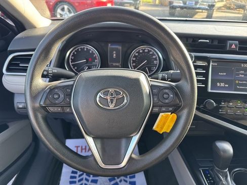Used 2018 Toyota Camry L image 13