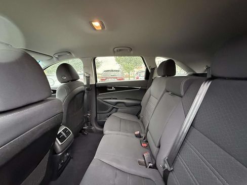 Used 2020 Kia Sorento LX w/ LX I4 Convenience Package AWD/4WD image 16