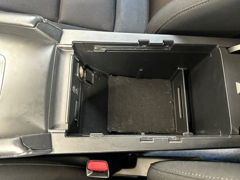 Used 2022 MAZDA MAZDA3 s image 31