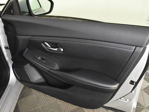 Used 2023 Nissan Sentra SV image 41