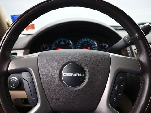 Used 2011 GMC Sierra 2500 Denali w/ Suspension Package, Off-Road AWD/4WD image 13