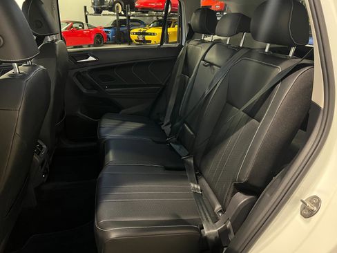 Used 2023 Volkswagen Tiguan SE image 29