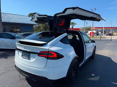 Used 2023 Tesla Model X image 5