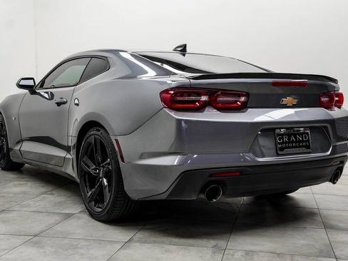 Used 2021 Chevrolet Camaro LT w/ Technology Package image 11