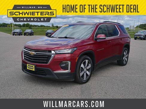 Used 2022 Chevrolet Traverse LT w/ LT Premium Package AWD/4WD image 1