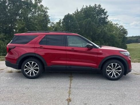 New 2026 Ford Explorer ST-Line AWD/4WD image 3