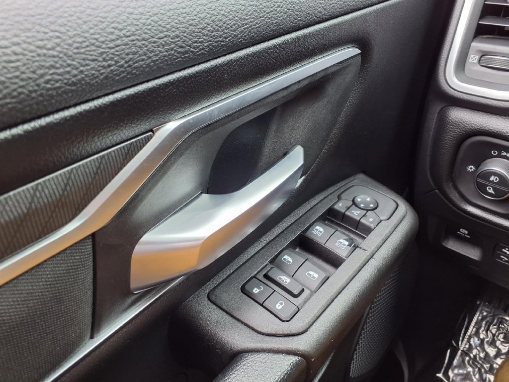 Used 2025 RAM 1500 Big Horn AWD/4WD image 18
