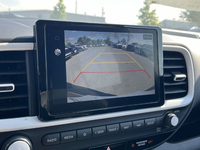 Used 2025 Hyundai Venue Limited FWD image 21