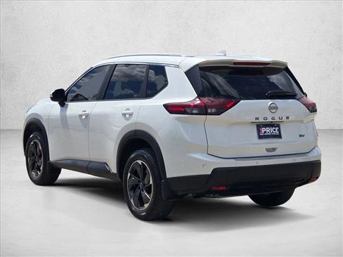 Used 2024 Nissan Rogue SV w/ SV Premium Package image 6