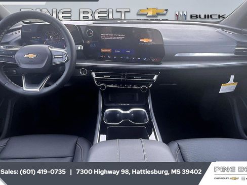 New 2026 Chevrolet Traverse LT w/ Driver Confidence Package FWD image 13