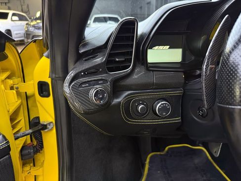 Used 2012 Ferrari 458 Italia Base image 13