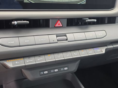 New 2027 Kia Seltos LX FWD image 24