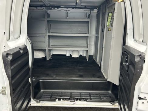 Used 2023 GMC Savana 2500 w/ Driver Convenience Package image 18