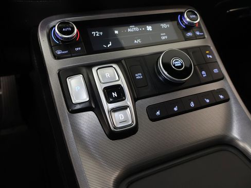 Used 2024 Hyundai Palisade Calligraphy image 8