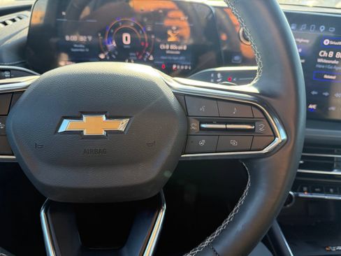 Used 2025 Chevrolet Traverse LT w/ Driver Confidence Package FWD image 20