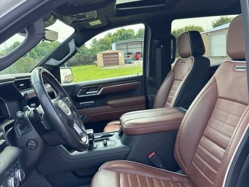 Used 2023 GMC Sierra 1500 Denali Ultimate AWD/4WD image 7