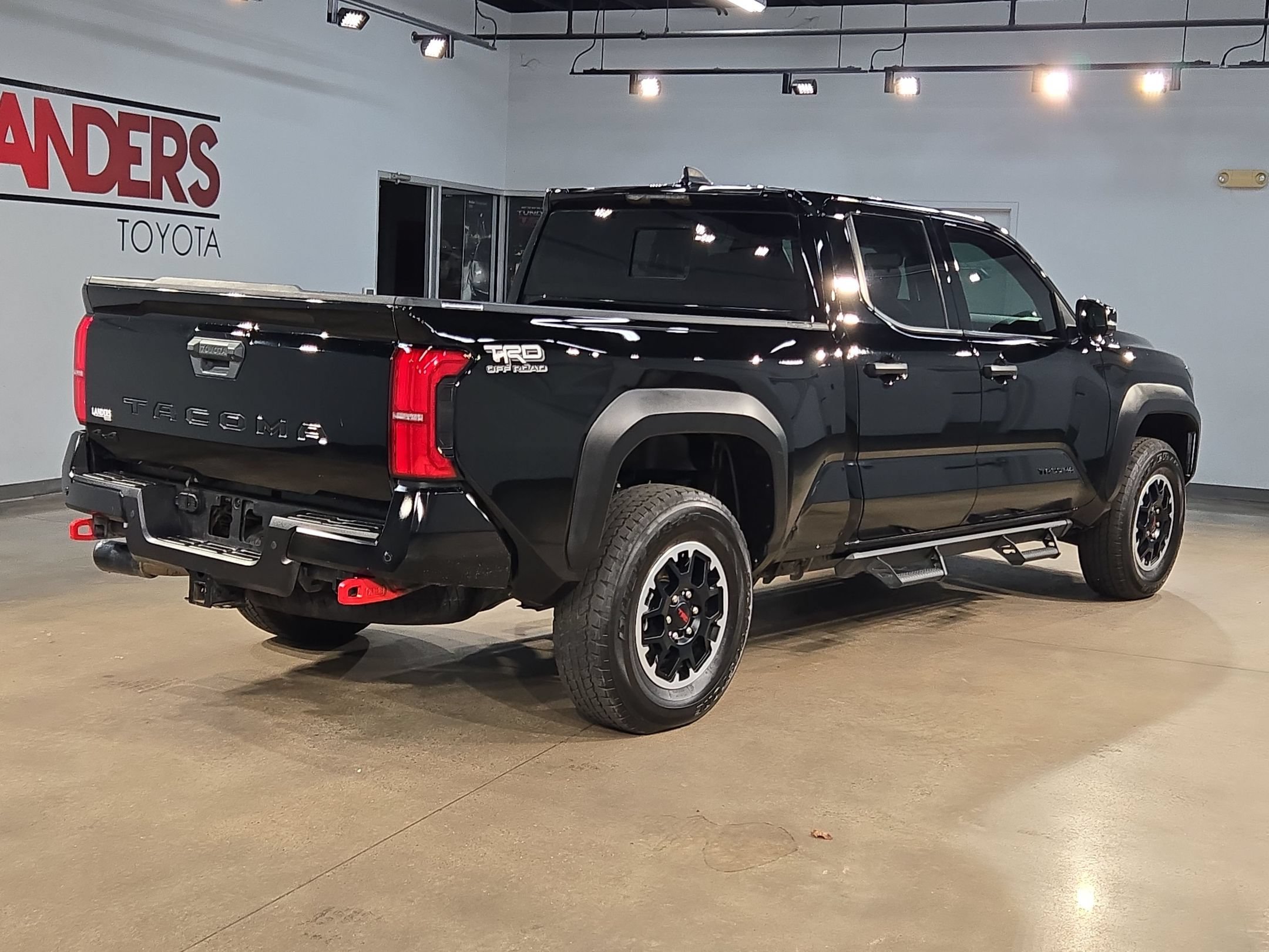Used 2025 Toyota Tacoma TRD Off-Road w/ TRD Off Road Upgrade Package AWD/4WD image 7