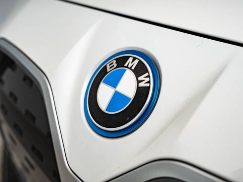 Used 2023 BMW i4 eDrive35 w/ Premium Package RWD image 3