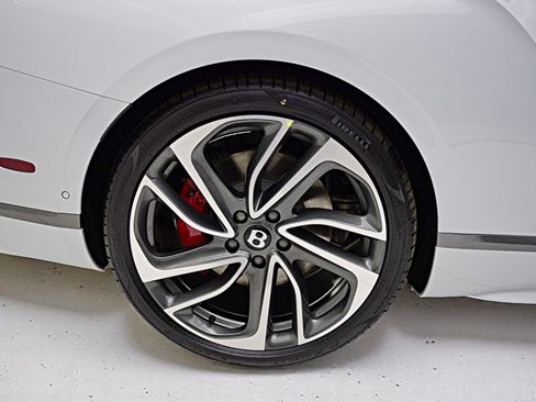 Used 2025 Bentley Continental GT Speed AWD/4WD image 38