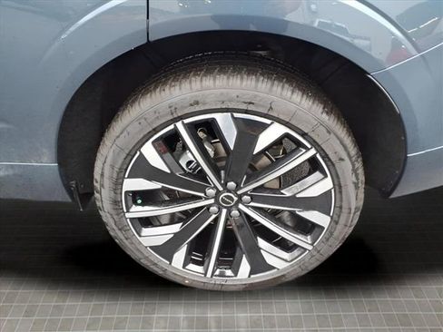 New 2026 Volvo XC60 B5 Ultra w/ Protection Package Premier AWD/4WD image 10