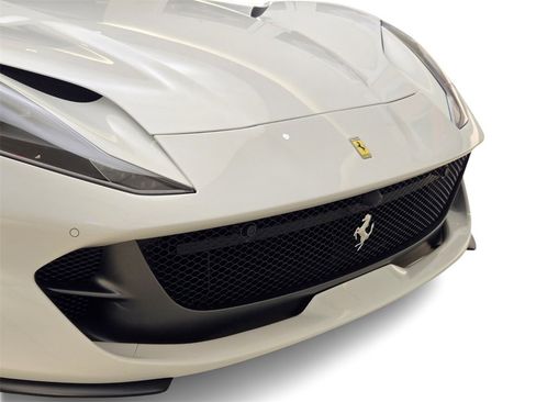 Used 2022 Ferrari 812 GTS image 4