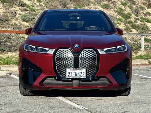 Used 2025 BMW iX xDrive50 image 10