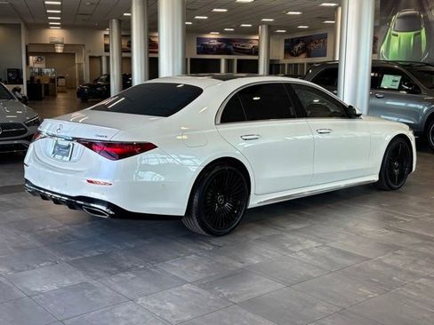 Used 2023 Mercedes-Benz S 580 4MATIC Sedan image 3
