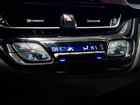 Used 2018 Toyota C-HR XLE image 29