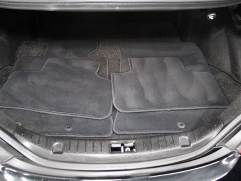 Used 2011 Hyundai Genesis 3.8 RWD image 21