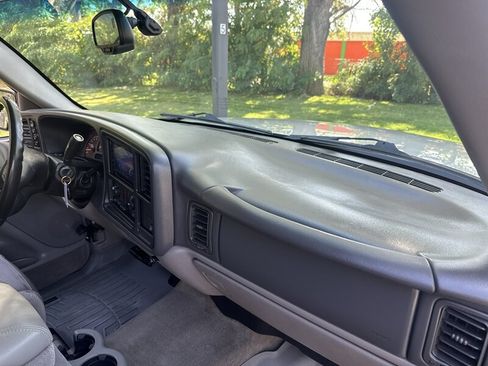 Used 2005 Chevrolet Tahoe LS AWD/4WD image 26