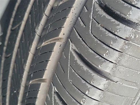 Used 2025 Ford Explorer Active w/ Active Comfort Package image 25