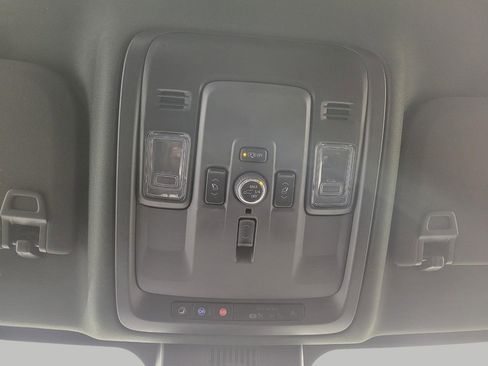 Certified 2025 GMC Yukon XL Denali image 19