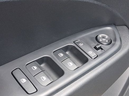 New 2025 Hyundai Venue Limited image 19