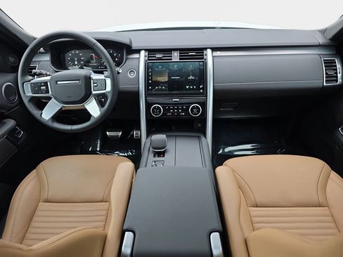 Certified 2025 Land Rover Discovery Dynamic SE AWD/4WD image 9