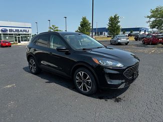 Used 2022 Ford Escape SE w/ SE Sport Appearance Package AWD/4WD video 1