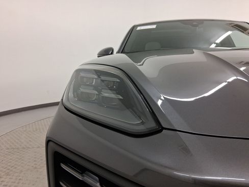 Used 2026 Porsche Cayenne Coupe AWD/4WD image 12