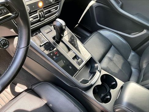 Certified 2023 Porsche Macan Turbo AWD/4WD image 20