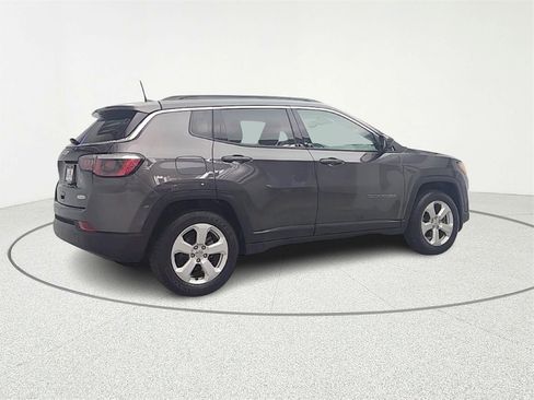 Used 2018 Jeep Compass Latitude w/ Popular Equipment Group image 8