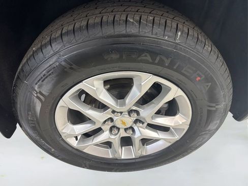 Used 2022 Chevrolet Traverse LS image 16